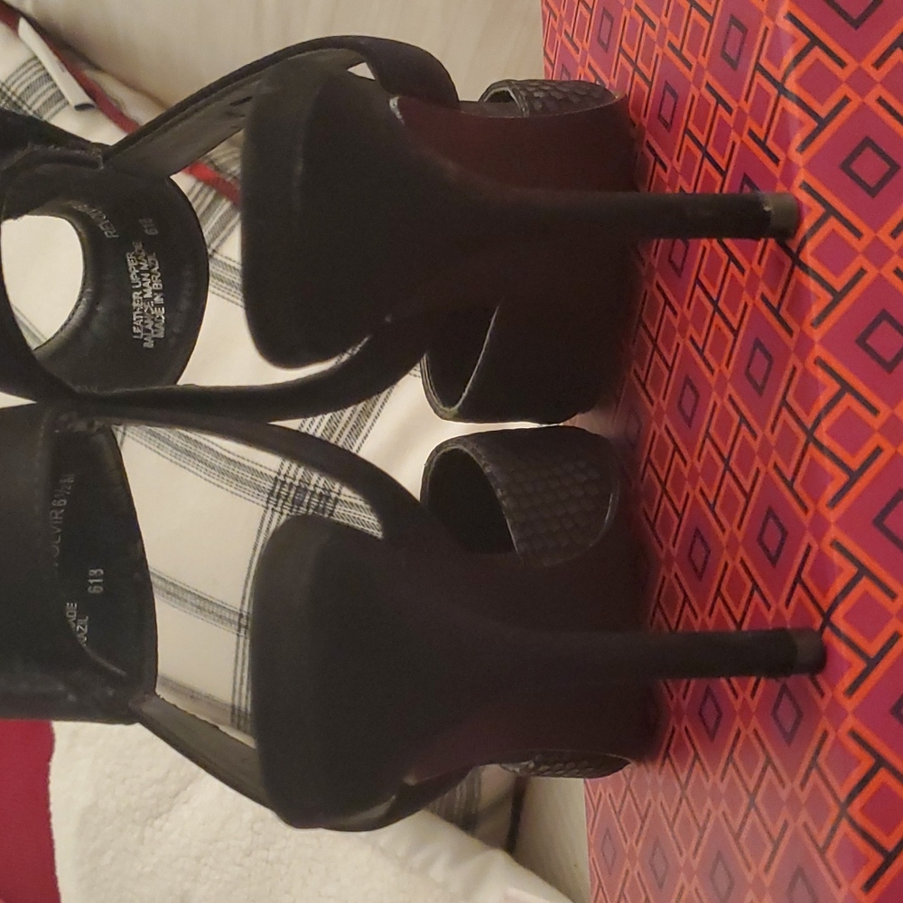 Steven heels - Picture 3 of 4
